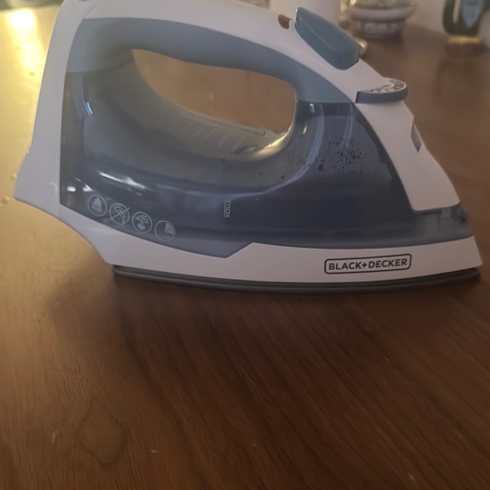 Black & Decker Blue and White Iron